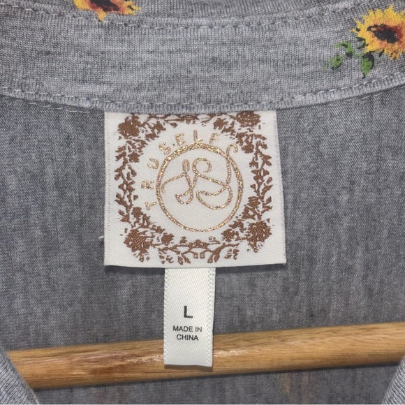 Truself Women L Sunflower Print Button Front Short Sleeve‎ Grey Top Classic Soft - Picture 6 of 9
